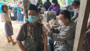 Polsek Cileungsi Gelar Vaksinasi Keliling dan Stasioner Polsek Cileungsi, Vaksinasi Covid-19, Vaksinasi Keliling, Vaksinasi Stasioner