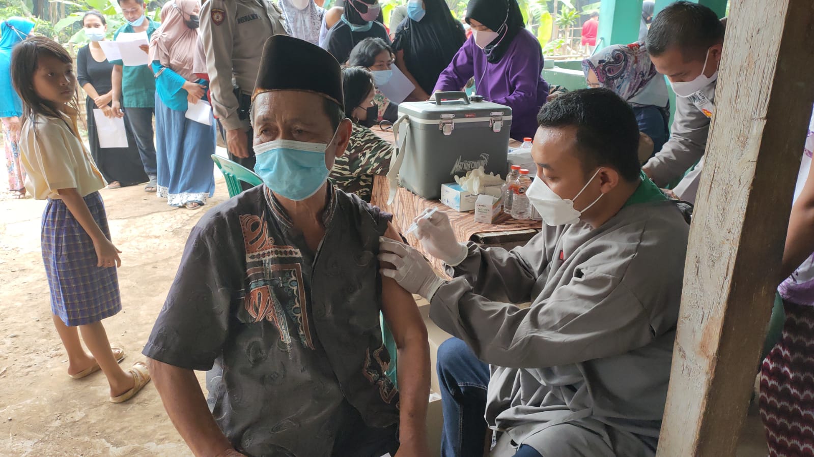 Polsek Cileungsi, Vaksinasi Covid-19, Vaksinasi Keliling, Vaksinasi Stasioner