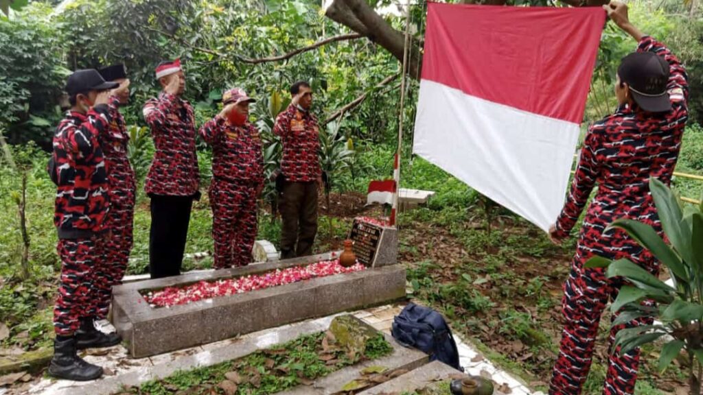 KPMP Tabur Bunga dan Doa Bersama di Makam Pahlawan Tijan KPMP, Tabur Bunga, Doa Bersama, Hari Pahlawan, Makam Pahlawan Tijan