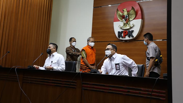 KPK Tahan Tersangka Korupsi Proyek Kampus IPDN Minahasa KPK, Korupsi Proyek, IPDN Minahasa