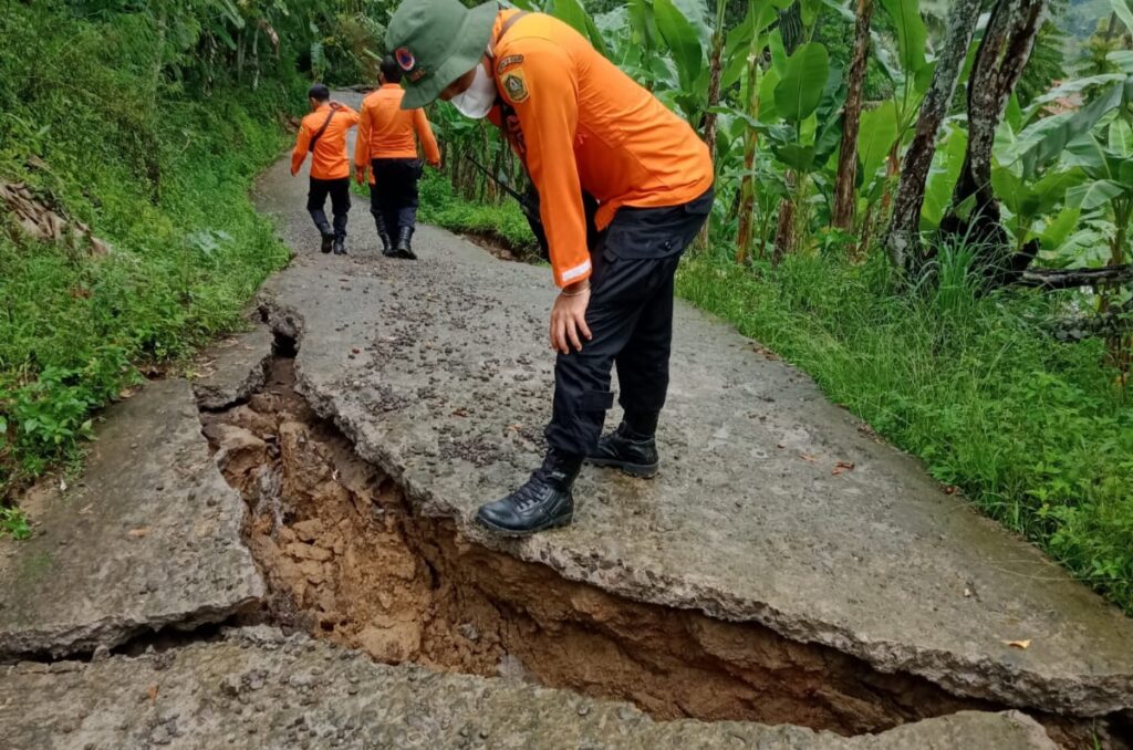 Pengungsi, Pergerakan Tanah, Kabupaten Bogor, Bencana Alam