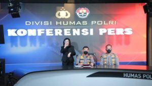 Periksa CCTV, Polri Sebut Kebakaran Kilang Pertamina Akibat Sambaran Petir CCTV, Polri, Kebakaran Kilang Minyak, Kilang Minyak, Pertamina, Sambar Petir