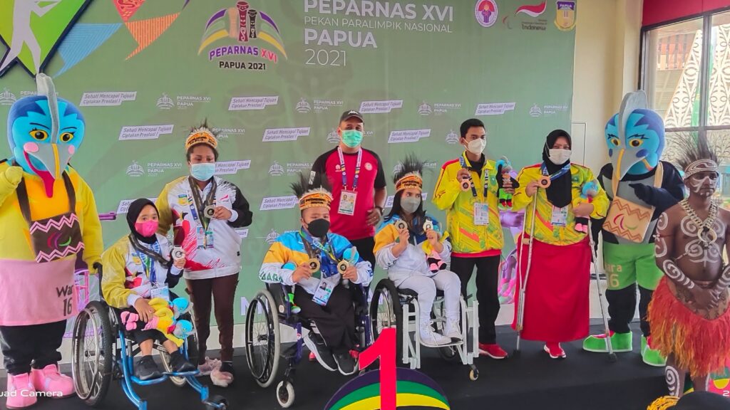 Muhammad Hilman, Eman, Mahasiswa Kota Bogor, Medali Emas, Paralimpic Nasional XVI
