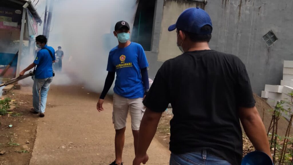 Cegah DBD, DBD, Karang Taruna Mekarsari, Fogging, Lingkungan Warga