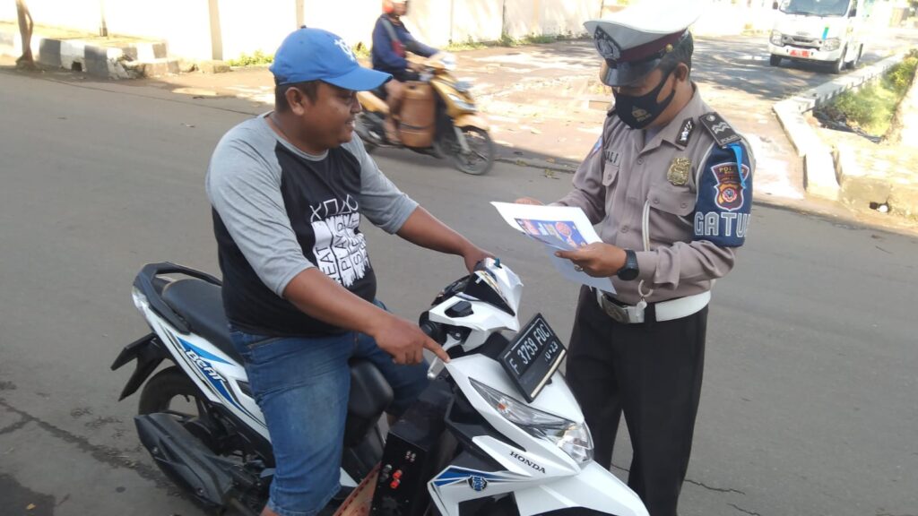 Operasi Zebra, Polsek Cariu Antisipasi Pelanggaran Protokol Kesehatan Operasi Zebra, Polsek Cariu, Protokol Kesehatan