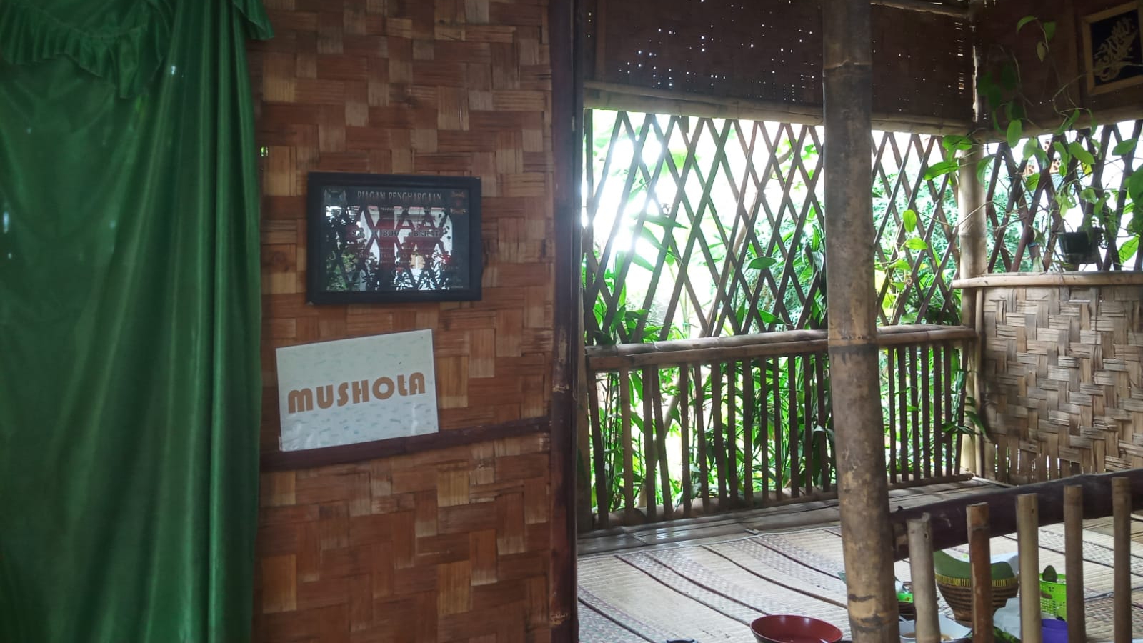 Rumah Makan Sunda, Rumah Makan, Sunda, Nuansa Alam, Tempat Favorit, Warga Cibatok