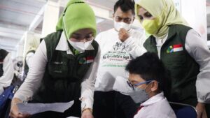500 Anak Sekolah, Pesantren dan Panti Asuhan di Kota Bogor Dapat Kacamata Gratis Anak Sekolah, Pesantren Kota Bogor, Panti Asuhan Kota Bogor, Kacamata Gratis