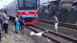 Tragis, Pria Paruh Baya Menabrakkan Diri ke Kereta Api di Pondok Rumput Tragis, Pria Paruh Baya, Bunuh Diri, Kereta Api, Pondok Rumput