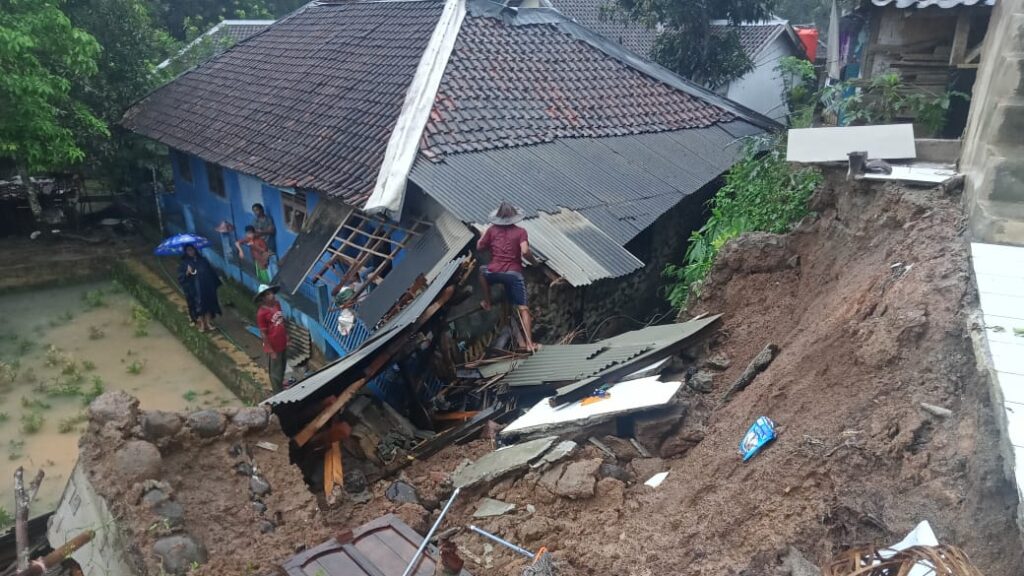 Cuaca Ekstrim, Kabupaten Lebak, Banten, Siswa Banten