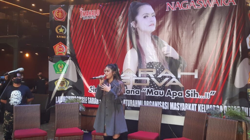 Sarah Sova, Single Perdana, Mau Apa Sih, Musik, Artis