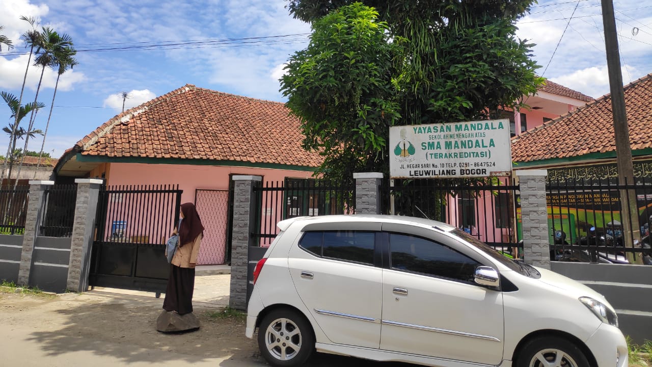 SMA Mandala, PTM Terbatas, Puskesmas Leuwiliang, Leuwiliang