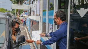 Disdukcapil Kota Bogor Luncurkan Layanan Drive Thru, Pertama di Indonesia Disdukcapil Kota Bogor, Layanan Drive Thru, Pertama di Indonesia, Pelayanan