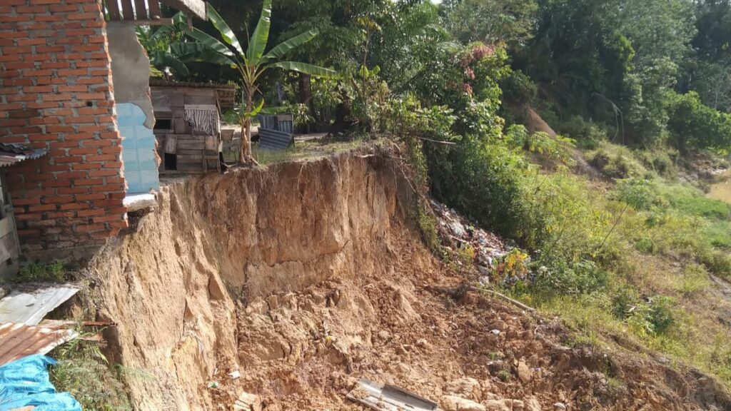 Tebing Longsor, Bobroknya Pemerintah, Apendi Arsyad