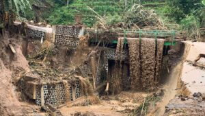 Pasca Banjir Garut, Jalan Sudah Bisa Dilintasi Kendaraan Pasca Banjir, Banjir Garut, Jalan Garut, Dilintasi Kendaraan
