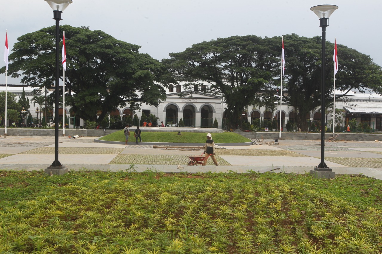 Bersama-sama, Pelihara, Alun-alun Kota Bogor