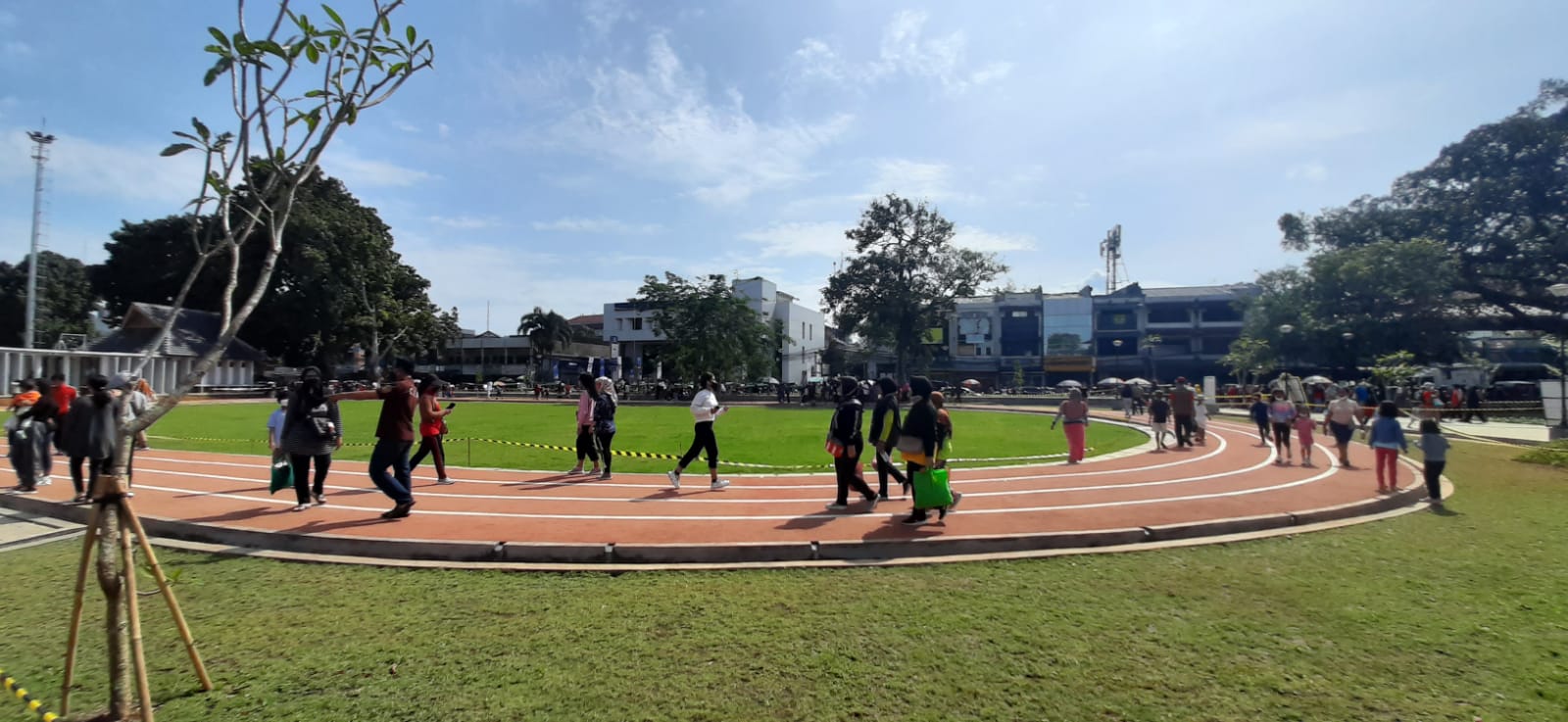 Bersama-sama, Pelihara, Alun-alun Kota Bogor