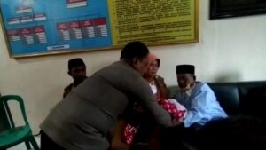 Pembuang Bayi di Jasinga Terungkap, Pelaku Langsung Dinikahkan Pembuang Bayi, Jasinga Terungkap, Dinikahkan, Pernikahan, Bayi Perempuan, Polsek Jasinga