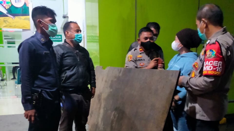 Polisi olah TKP Pekerja Servis AC yang Jatuh dari Lantai 5 Polisi, TKP, Pekerja Servis AC, Service
