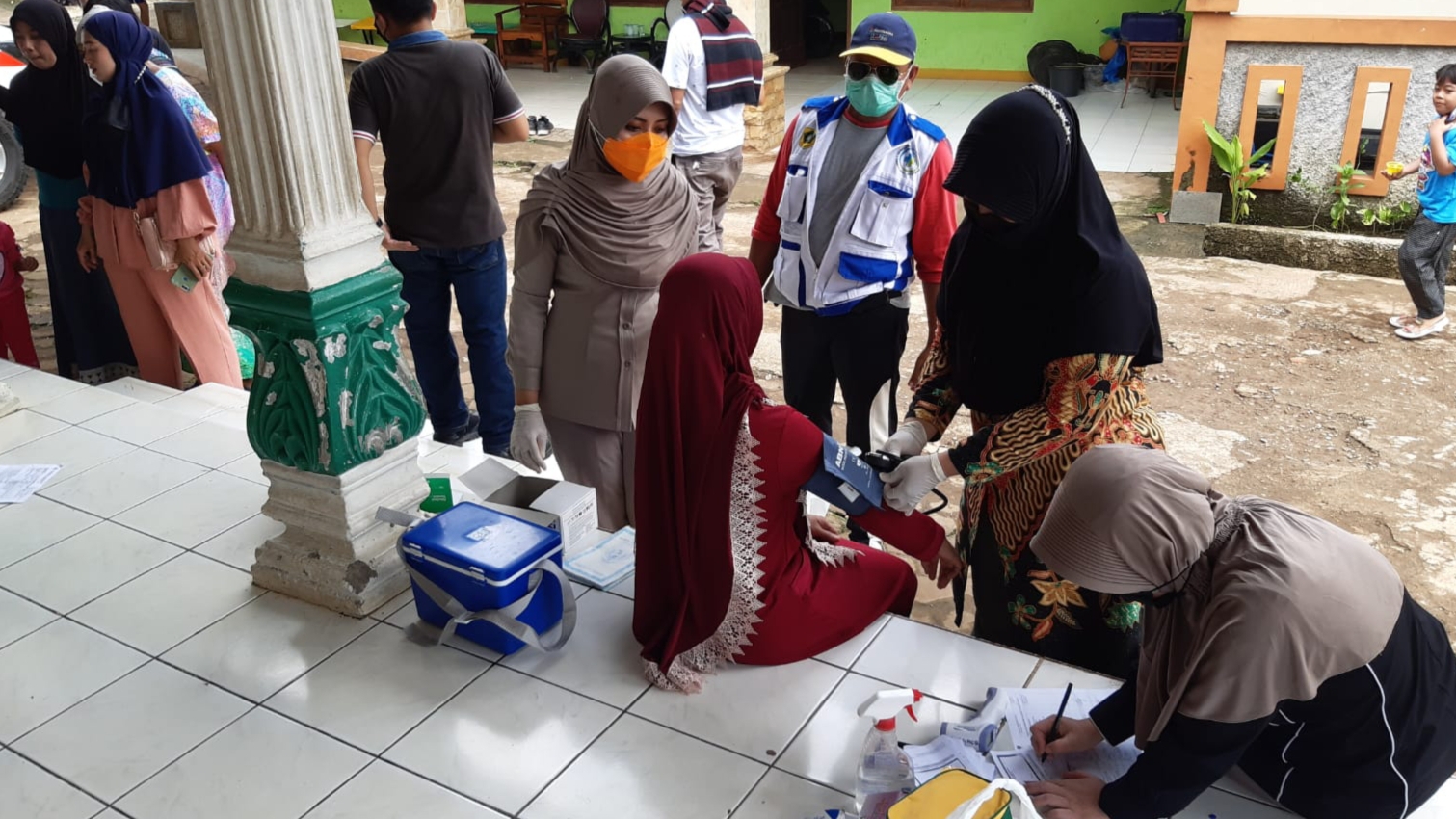 Tim Vaksin Hunter, Vaksin Hunter, Warga Cibinong, Vaksin Covid-19