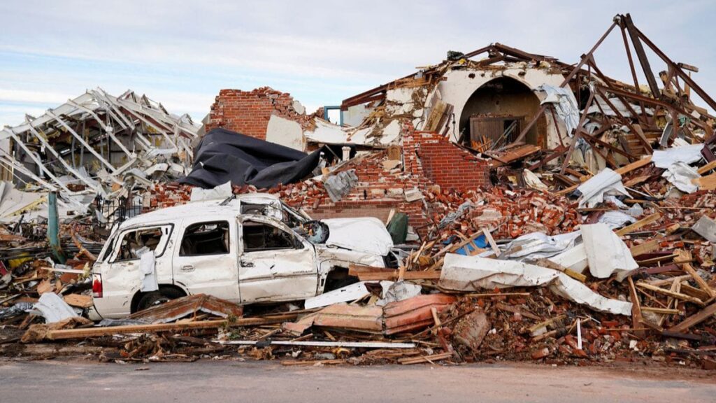 Amerika Diterjang Tornado, 100 Orang Diperkirakan Tewas Amerika, Tornado, Korban Tornado, Kentucky