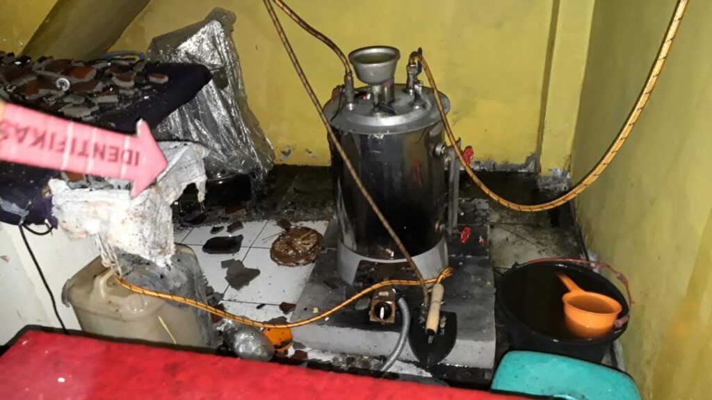 Ruko Laundry di Gunung Putri Terbakar Akibat Kebocoran Gas Mesin Uap Ruko Laundry, Gunung Putri, Kebakaran, Kebocoran Gas, Mesin Uap