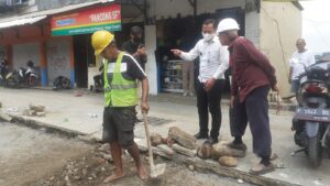 Lurah Sempur Pastikan Proyek Pedestrian Sudirman Tidak Dikerjakan Asal-asalan Lurah Sempur, Proyek Pedestrian, Pedestrian Jalan Sudirman, Tidak Asal-asalan