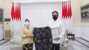 Handayani Geulis Persembahkan Batik Bogor Pisan Handayani Geulis, Batik, Batik Bogor Pisan