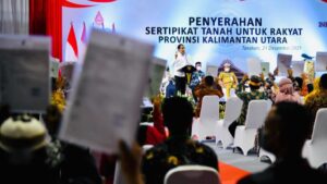 Sebanyak 13.455 Sertifikat Tanah Dibagikan Kepada Masyarakat Kaltara Jokowi, Sertifikat Tanah, Kalimantan Utara, Kaltara