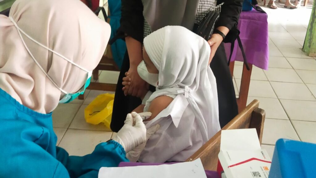Gema Mathla'ul Anwar, Vaksinasi Anak, Madrasah Ibtidaiyah, Kampung Rambay, Ciluar, Mathla'ul Anwar