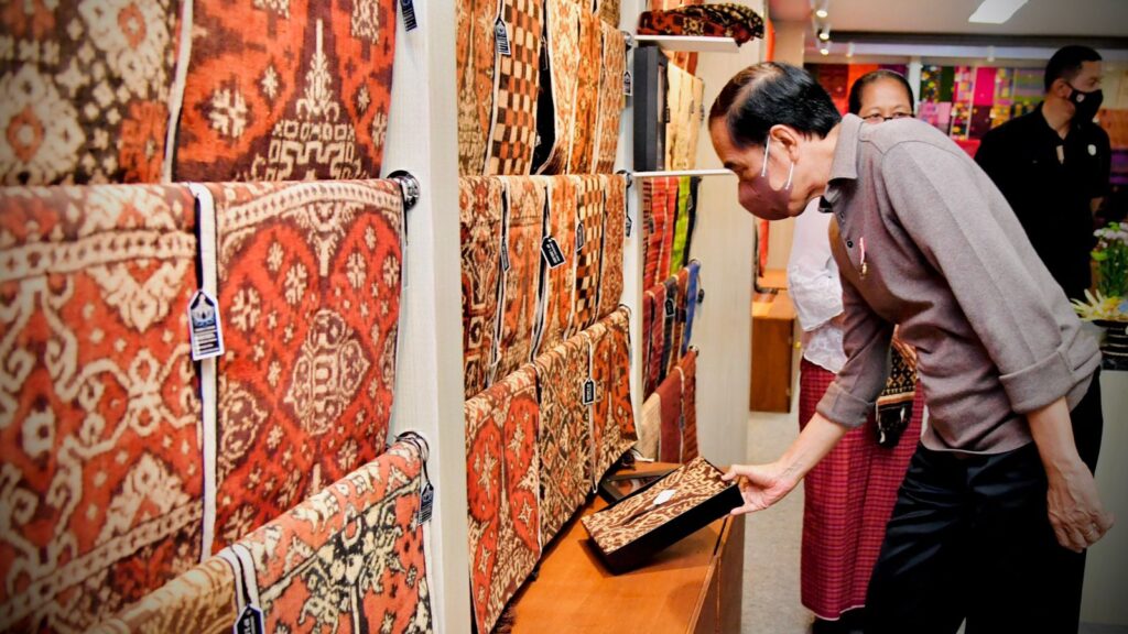 Presiden Jokowi Apresiasi Produk Pengrajin IKM Bali Presiden Jokowi, Produk IKM, Pengrajin, IKM Bali