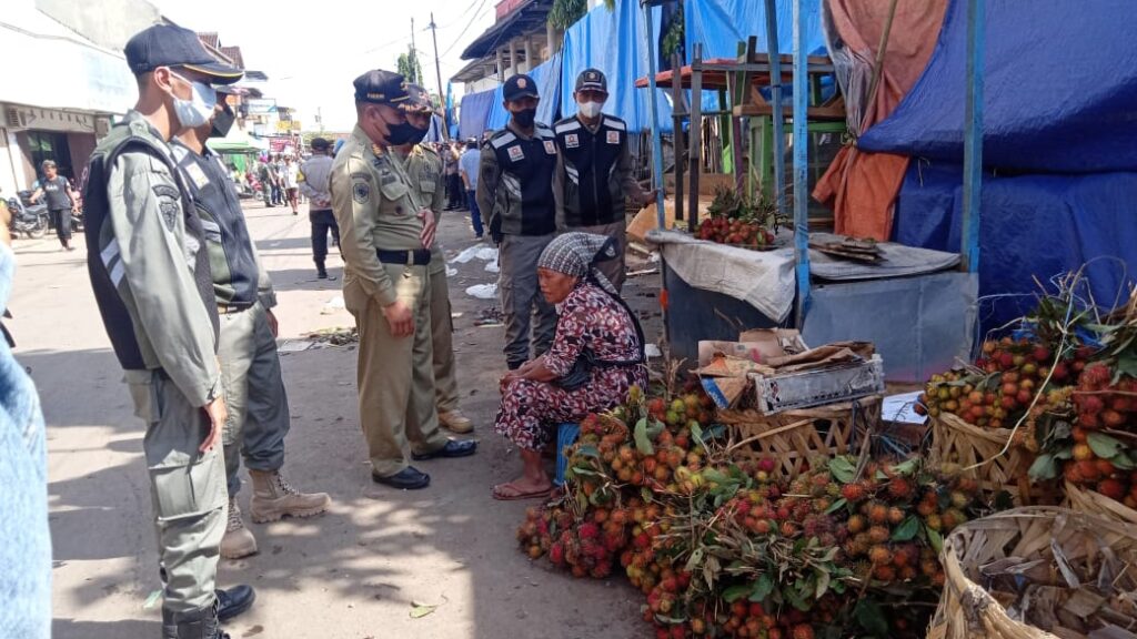 Pedagang Pasar Weleri Direlokasi di Pasar Darurat, Lokasi Tidak Layak Pedagang Pasar, Pasar Weleri, Direlokasi Pedagang, Pasar Darurat, Tidak Layak