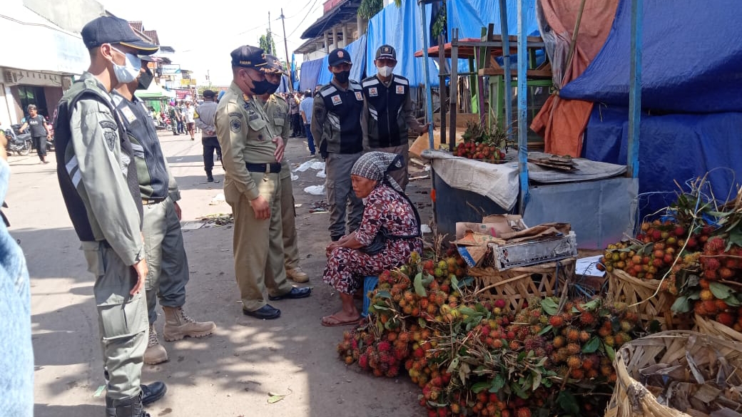 Pedagang Pasar, Pasar Weleri, Direlokasi Pedagang, Pasar Darurat, Tidak Layak