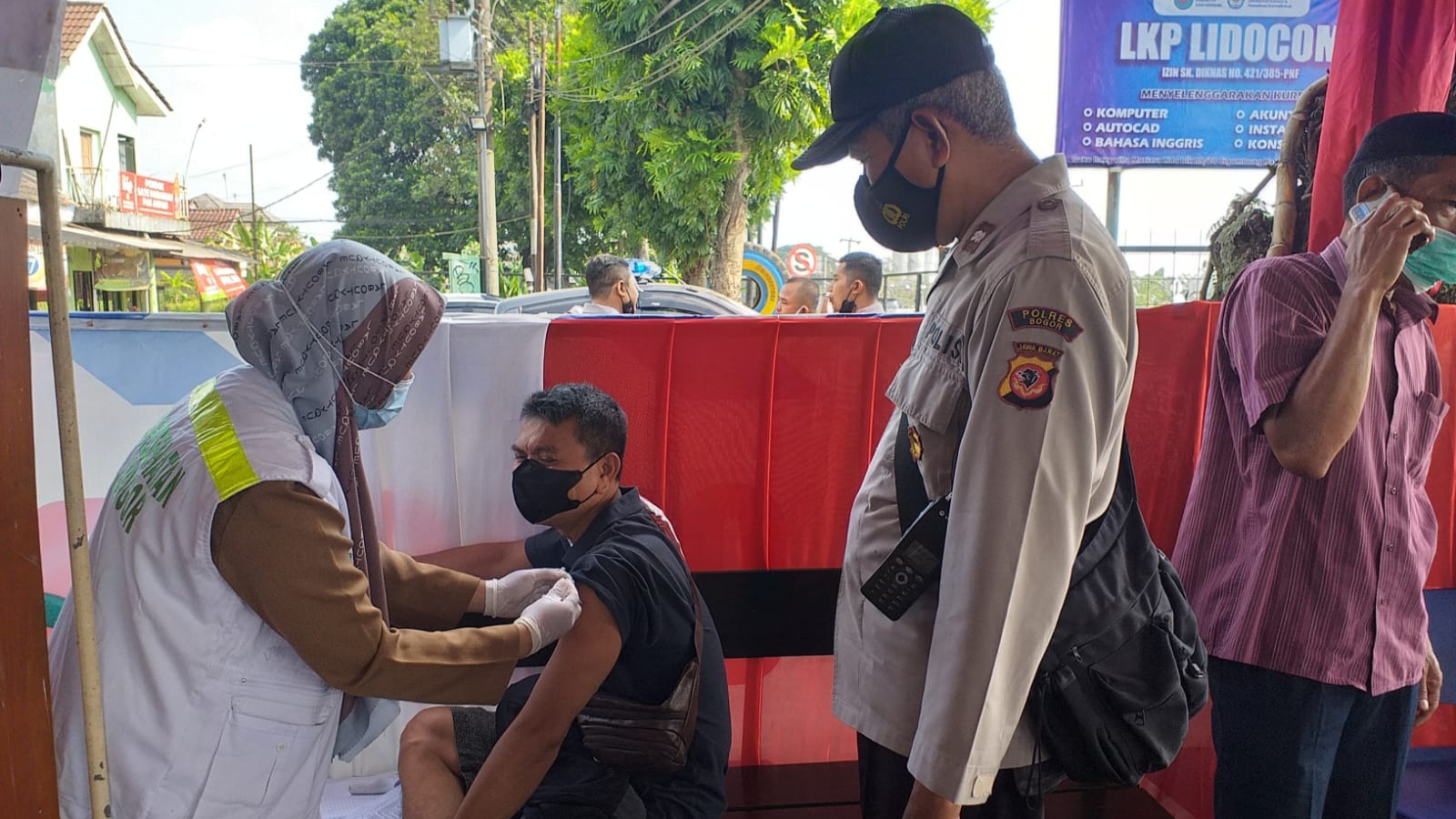 Polsek Cijeruk, Warga Cijeruk, Belum Vaksinasi, Vaksinasi Kabupaten Bogor