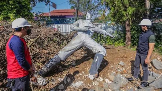 Alun-alun Kota Bogor dan Monumen Pahlawan yang Dihilangkan Alun-alun Kota Bogor, dan Monumen Pahlawan yang Dihilangkan, Kapten Muslihat, Plaza Kapten Muslihat