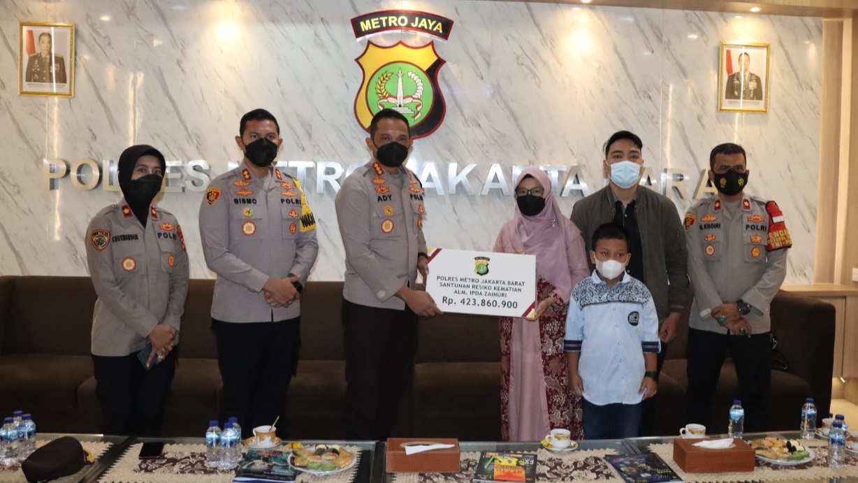 Tugas Vaksinasi, Keluarga Almarhum, Ipda Zainuri, Santunan, Polres Jakbar