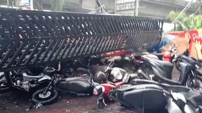 Angin Kencang, Bencana Kota Bogor, Reklame Roboh, Pohon Tumbang, Kendaraan Motor, Hujan Deras