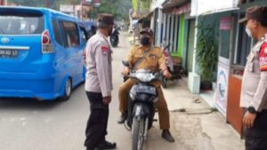 Polsek Nanggung Berikan Sanksi Sosial kepada Warga yang Tidak Pakai Masker Polsek Nanggung, Nanggung, Berikan Sanksi Sosial, Warga Nanggung, Tidak Pakai Masker, Ops Yustisi