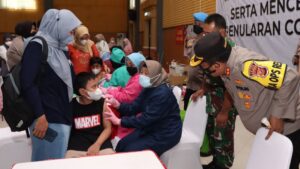 Kapolres Bogor Tinjau Vaksinasi Anak, Target 660.000 Selama Dua Minggu Kapolres Bogor, Vaksinasi Anak, Target Vaksinasi