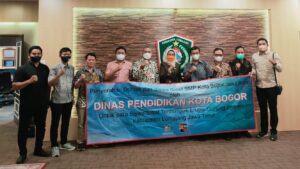 Disdik Kota Bogor Serahkan Bantuan untuk Korban Erupsi Semeru Disdik Kota Bogor, Bantuan Korban Semeru, Korban Erupsi Semeru, Erupsi Semeru