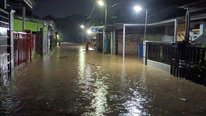Banjir Menerjang Dua Kecamatan di Kabupaten Cirebon, 138 Rumah Terendam Banjir, Cirebon, Banjir Cirebon, Rumah Terendam