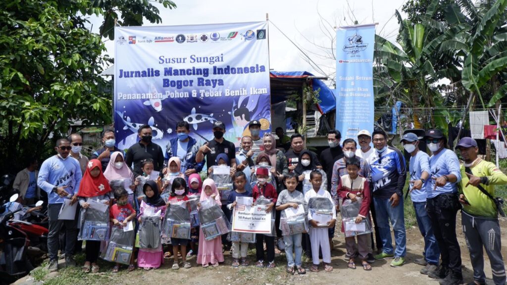 Susur Sungai, JMI Sebar Benih Ikan hingga Bagikan Donasi Pendidikan Susur Sungai, JMI Bogor, Benih Ikan, Donasi Pendidikan