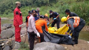 Tim SAR Gabungan Temukan Korban Tenggelam di Sungai Ciapus Tim SAR, Tim SAR Gabungan, Korban Tenggelam, Tenggelam, Sungai Ciapus