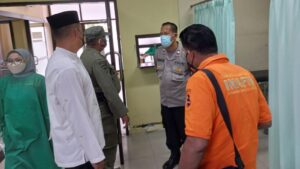Pengendara Motor Tusuk Korban hingga Tewas di Jalan Raya Cibanteng Pengendara Motor, Penganiayaan, Penusukan, Korban Tewas, Cibanteng