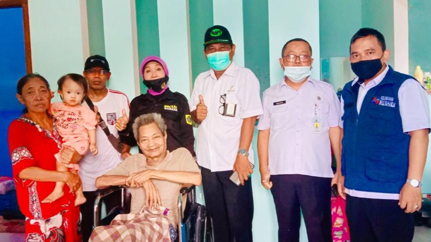 BBRVBD Kemensos Serahkan Kursi Roda untuk Warga Mulyaharja BBRVBD Kemensos, Kemensos, Kursi Roda, Mulyaharja