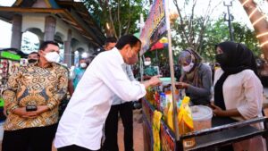 Pedagang Pasar Bintan Center Dapat Bantuan Modal dari Jokowi Pedagang Pasar, Pasar Bintan Center, Bantuan Modal, Jokowi