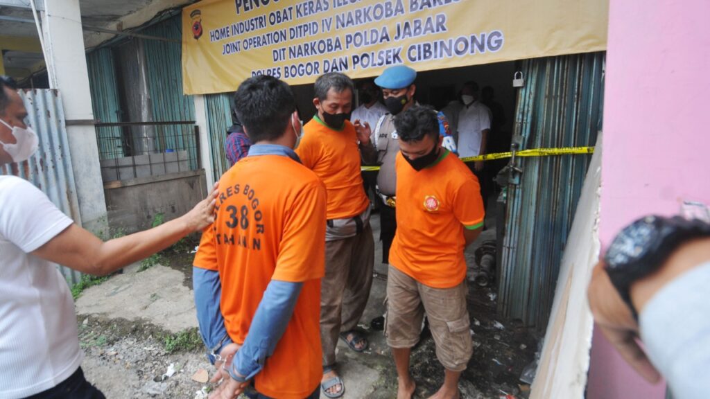 Polisi Ungkap Home Industri Obat Keras ilegal di Bogor Polisi, Home Industri, Obat Keras ilegal, Obat Keras, Polres Bogor