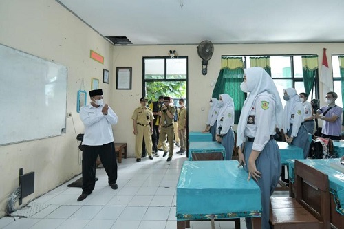 Covid-19 Meningkat, Sejumlah Daerah di Jabar Ubah PTM menjadi PJJ Covid-19 Meningkat, Covid-19 Jabar, PTM, PJJ