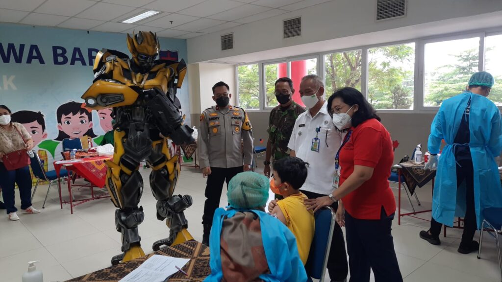 Robot Transformer, Vaksinasi Anak, Gunung Putri