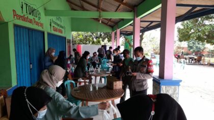 Polsek Cileungsi Gelar Vaksinasi untuk Pekerja Hiburan Malam Polsek Cileungsi, Vaksinasi Kabupaten Bogor, Pekerja Hiburan Malam, Tempat Hiburan Malam,
