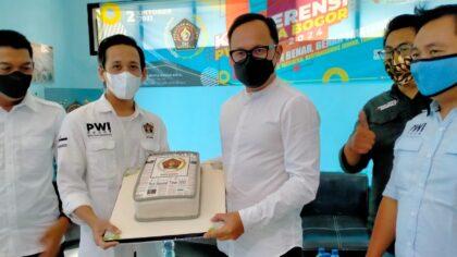 Sambangi Kantor PWI, Bima Arya Sampaikan Selamat HPN 2022 PWI Kota Bogor, Bima Arya, HPN 2022